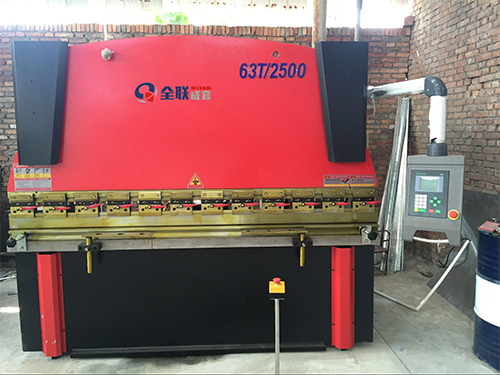 數控折彎(wān)機 數控折彎(wan)機