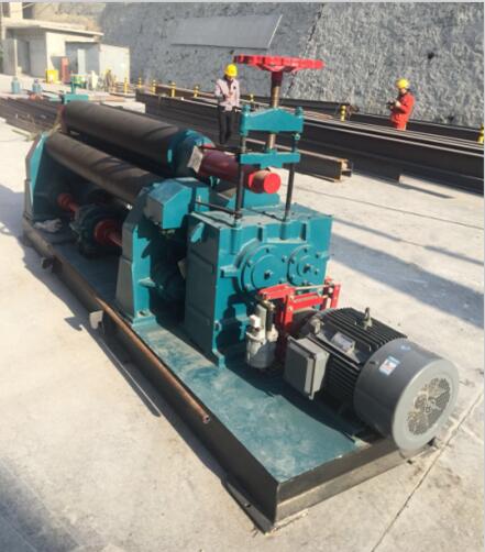 三輥卷闆機 三輥卷闆機(ji)