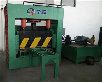 液(ye)壓龍門剪(jiǎn)切機