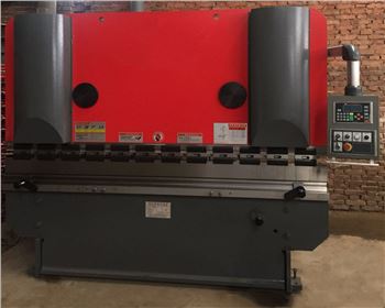 西(xī)安市長(zhǎng)安區黃(huang)良古城(chéng)車輛廠(chǎng)