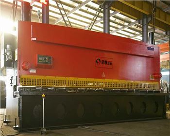 剪闆機已成(chéng)為各企事業單位(wèi)使用較為廣泛的(de)剪切設備