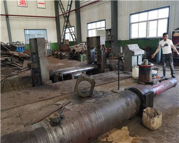 液(ye)壓三輥(gun)卷闆機(jī)大修改(gǎi)造