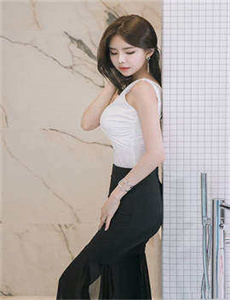 丈夫发现妻子与他人共浴-天美星空传媒mv表妹